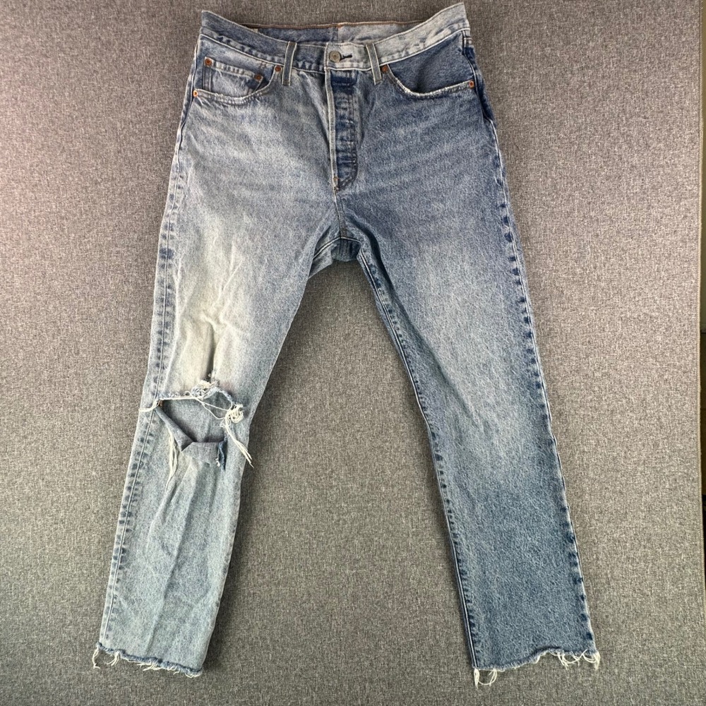 Levi's Jeans Mens 32x30 501 Original Fit Light Blue Two-Tone Distressed Knee